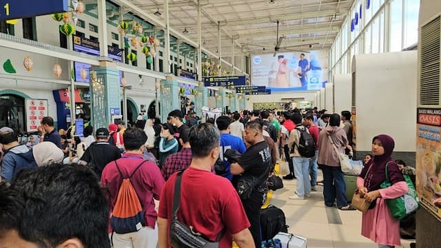 Arus Balik Masih Berlangsung, 52 Ribu Penumpang Kereta Tiba di Jakarta Arus Balik Masih Berlangsung, 52 Ribu Penumpang Kereta Tiba di Jakarta