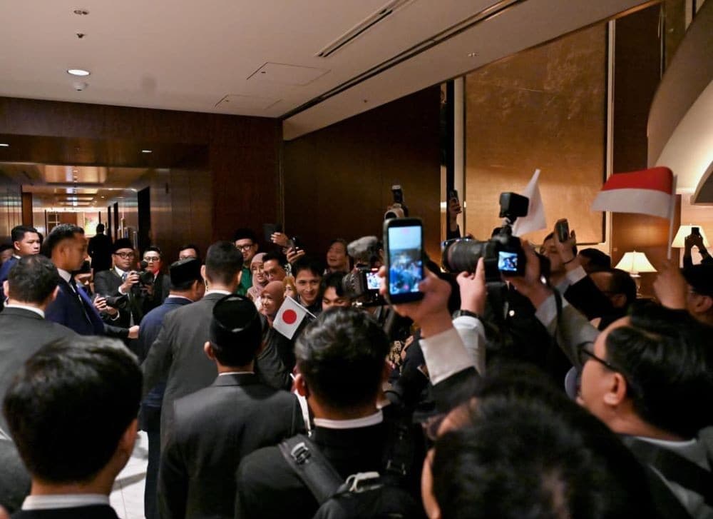 Momen Diaspora Indonesia Sambut Kedatangan Prabowo di Tokyo Momen Diaspora Indonesia Sambut Kedatangan Prabowo di Tokyo