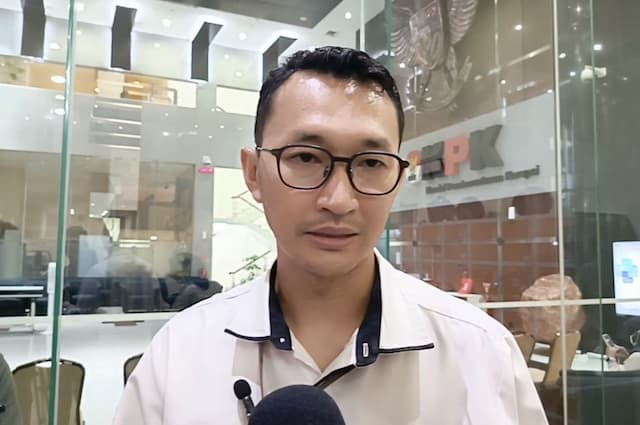 KPK Periksa Pengusaha Rokok Terkait Suap Importasi Barang di Ditjen Bea Cukai KPK Periksa Pengusaha Rokok Terkait Suap Importasi Barang di Ditjen Bea Cukai