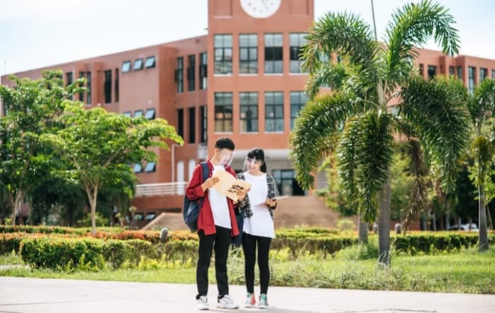 Heboh Wacana Penutupan Prodi, Kemendiktisaintek: Itu Opsi Terakhir Heboh Wacana Penutupan Prodi, Kemendiktisaintek: Itu Opsi Terakhir