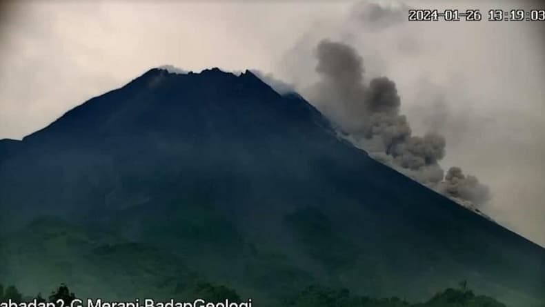 Aktivitas Vulkanik Gunung Merapi Masih Tinggi, Warga Diminta Waspadai Awan Panas Aktivitas Vulkanik Gunung Merapi Masih Tinggi, Warga Diminta Waspadai Awan Panas