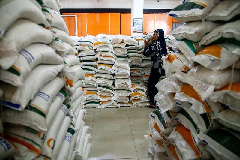 Kabar Baik, Bantuan Pangan Beras dan Minyakita Segera Disalurkan ke 33,2 Juta KPM Kabar Baik, Bantuan Pangan Beras dan Minyakita Segera Disalurkan ke 33,2 Juta KPM