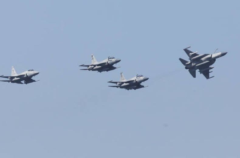 Jet-Jet Tempur Pakistan Bombardir Ibu Kota Kabul Afghanistan Jet-Jet Tempur Pakistan Bombardir Ibu Kota Kabul Afghanistan