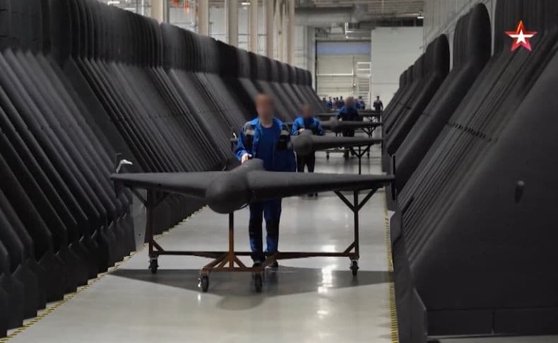 Zelensky Tuduh Rusia Kirim Drone Kamikaze ke Iran untuk Perang Lawan AS-Israel Zelensky Tuduh Rusia Kirim Drone Kamikaze ke Iran untuk Perang Lawan AS-Israel