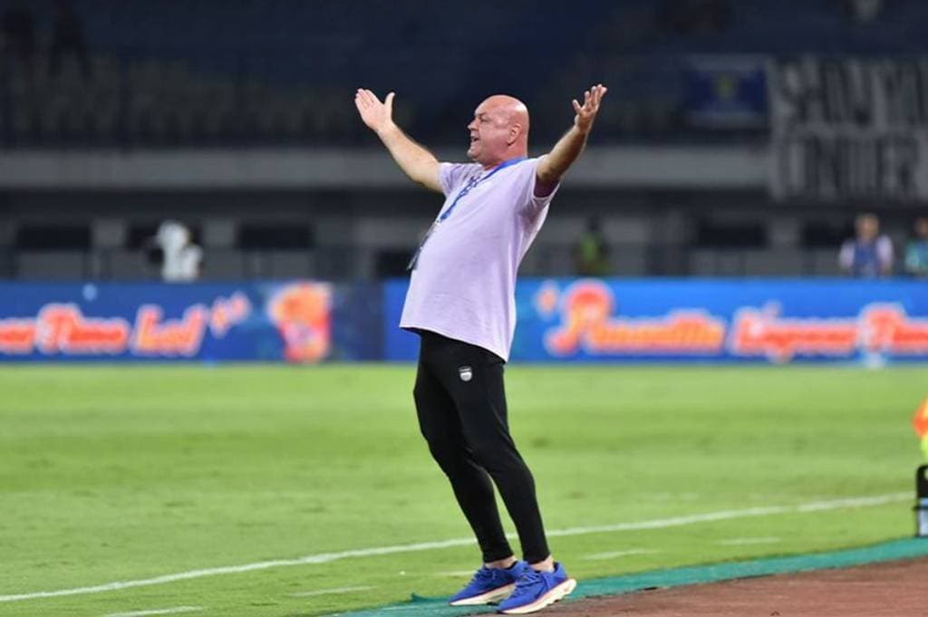 Bojan Hodak Murka Ada Sekelompok Suporter Bikin Rusuh saat Persib vs Ratchaburi Bojan Hodak Murka Ada Sekelompok Suporter Bikin Rusuh saat Persib vs Ratchaburi