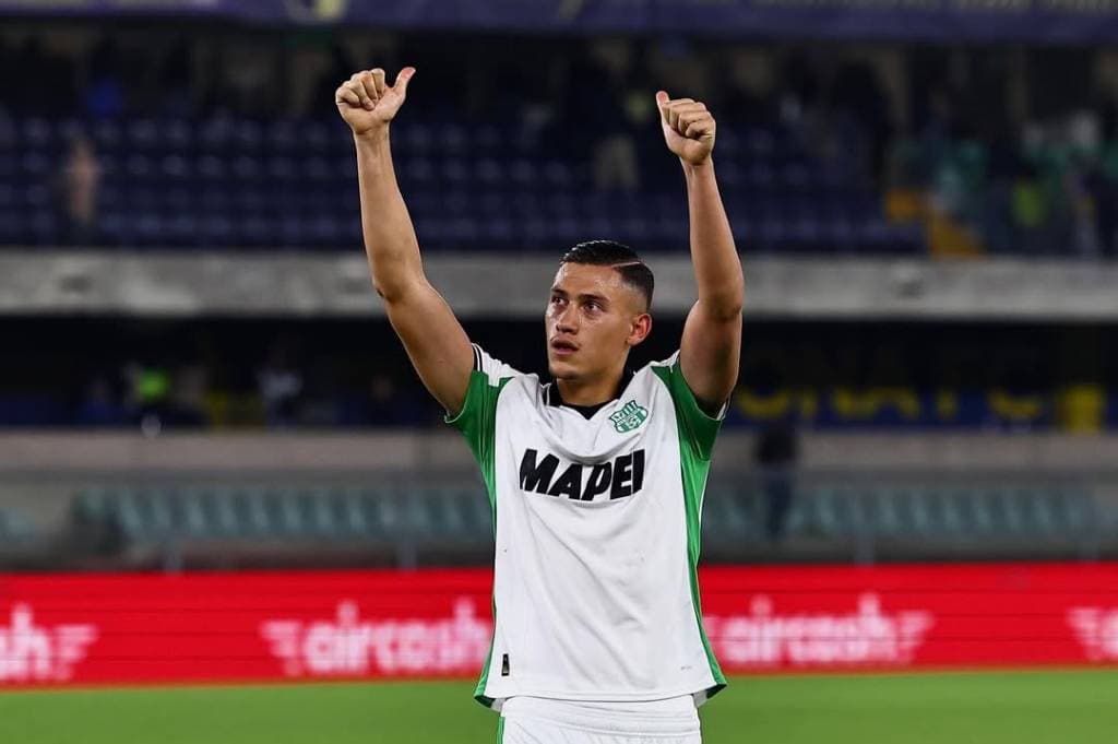 Jay Idzes Blak-blakan Ajak Rizky Ridho ke Sassuolo, Trio Bek Menakutkan Siap Guncang Serie A Jay Idzes Blak-blakan Ajak Rizky Ridho ke Sassuolo, Trio Bek Menakutkan Siap Guncang Serie A