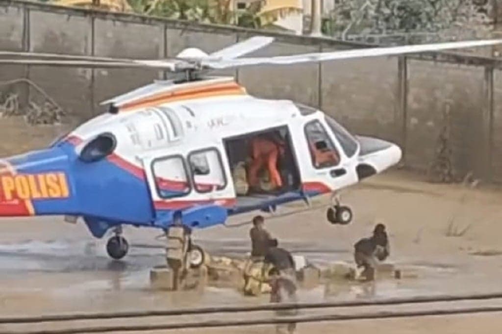 6 Wilayah di Sumatra Masih Terisolasi karena Akses Terputus, Bantuan Dikirim via Udara 6 Wilayah di Sumatra Masih Terisolasi karena Akses Terputus, Bantuan Dikirim via Udara