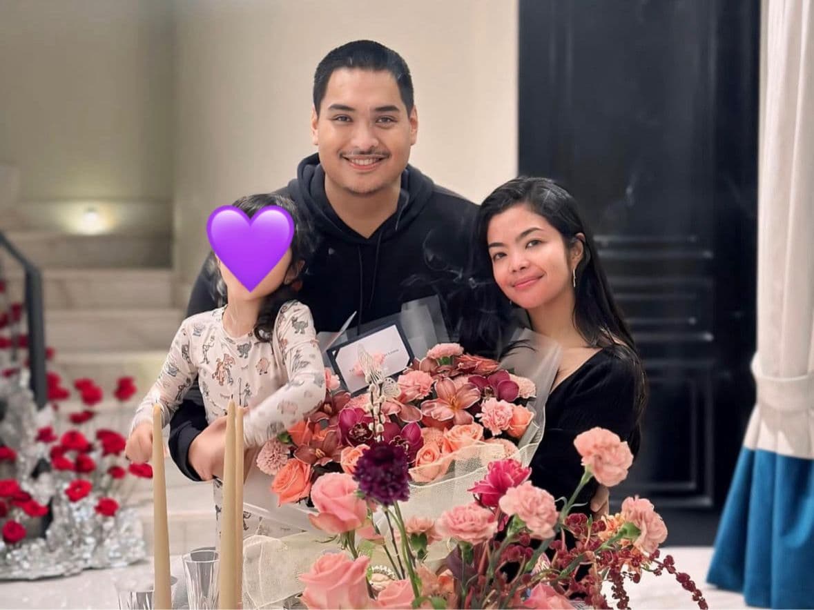 Perjalanan Cinta Dito Ariotedjo dengan Niena Kirana, Lamaran di Depan Kakbah! Perjalanan Cinta Dito Ariotedjo dengan Niena Kirana, Lamaran di Depan Kakbah!