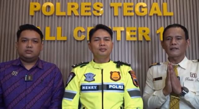 Garang Ugal-Ugalan di Tol Pejagan, Sopir Bus Viral Kini Dipecat dan Ditilang Garang Ugal-Ugalan di Tol Pejagan, Sopir Bus Viral Kini Dipecat dan Ditilang