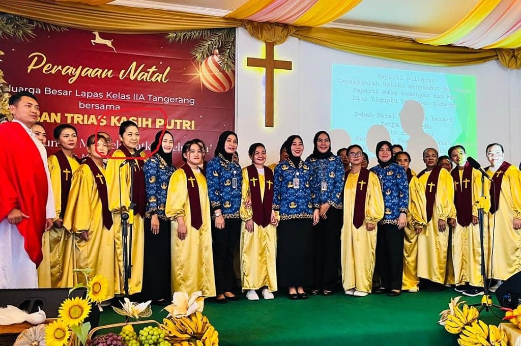 Potret Putri Candrawathi Istri Ferdy Sambo Rayakan Natal di Lapas Tangerang Potret Putri Candrawathi Istri Ferdy Sambo Rayakan Natal di Lapas Tangerang