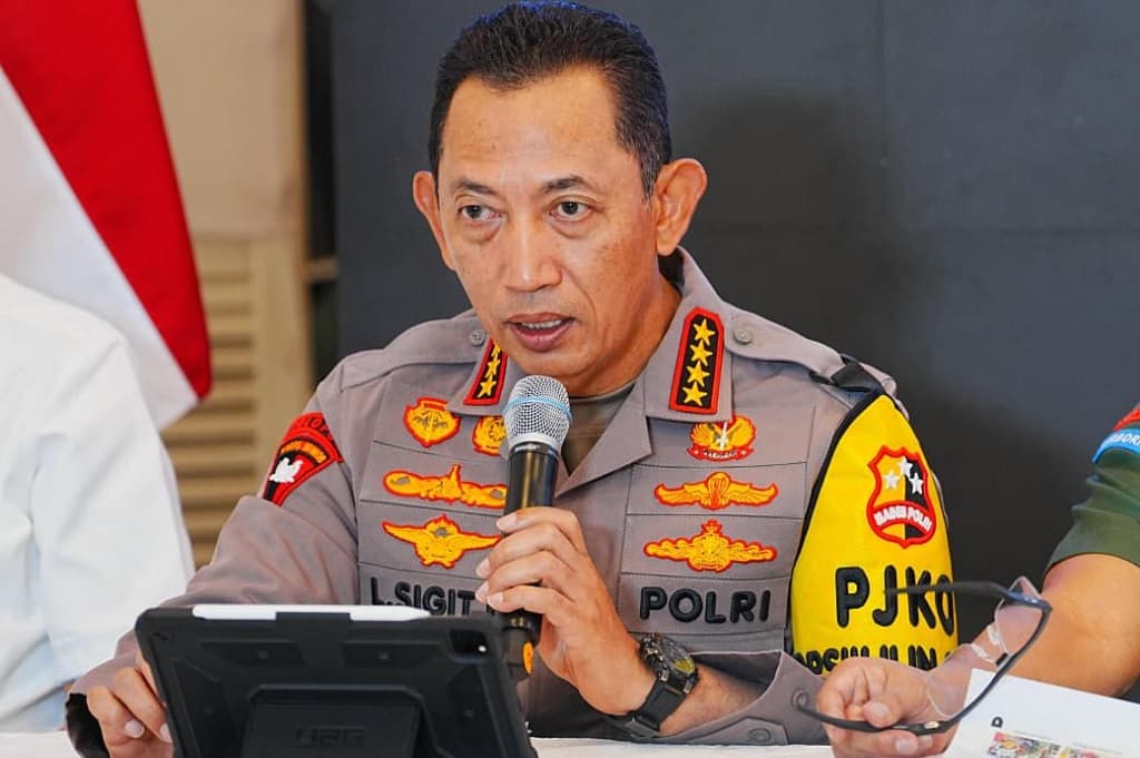 Kapolri Pastikan Kasus Oknum Brimob Aniaya Siswa di Maluku Diproses Transparan Kapolri Pastikan Kasus Oknum Brimob Aniaya Siswa di Maluku Diproses Transparan