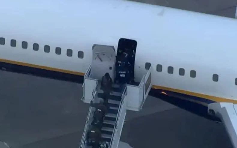 Ditangkap Militer AS, Presiden Venezuela Maduro Tiba di New York Dikawal FBI Ditangkap Militer AS, Presiden Venezuela Maduro Tiba di New York Dikawal FBI