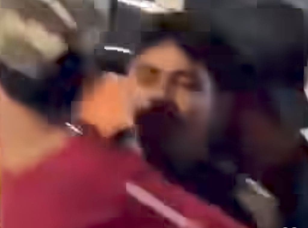 Viral Aksi Penusukan di Kemang saat Tahun Baru, Polisi Buru Pelaku Viral Aksi Penusukan di Kemang saat Tahun Baru, Polisi Buru Pelaku