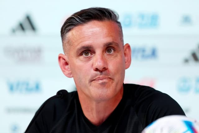 John Herdman Resmi Diperkenalkan Pagi Ini, Era Baru Timnas Indonesia Dimulai John Herdman Resmi Diperkenalkan Pagi Ini, Era Baru Timnas Indonesia Dimulai