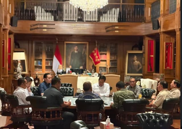 Prabowo Pimpin Ratas di Hambalang, Bahas Pembangunan 10 Kampus Kerja Sama RI-Inggris Prabowo Pimpin Ratas di Hambalang, Bahas Pembangunan 10 Kampus Kerja Sama RI-Inggris