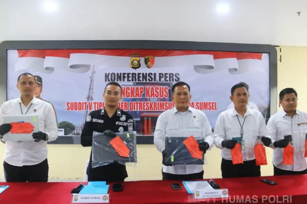 Promosikan Judi Online Jaringan Kamboja, 2 Mahasiswa di Palembang Ditangkap Promosikan Judi Online Jaringan Kamboja, 2 Mahasiswa di Palembang Ditangkap