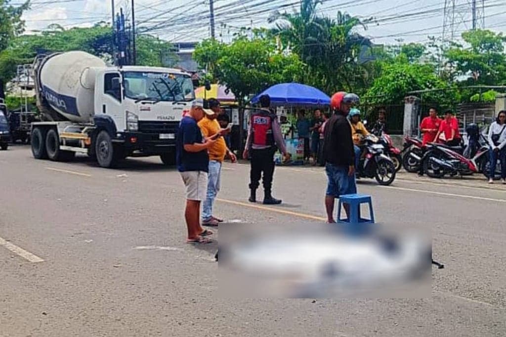 Kecelakaan Maut di Bojonegoro, Pemotor Pelajar Tewas Tabrak Truk Kecelakaan Maut di Bojonegoro, Pemotor Pelajar Tewas Tabrak Truk