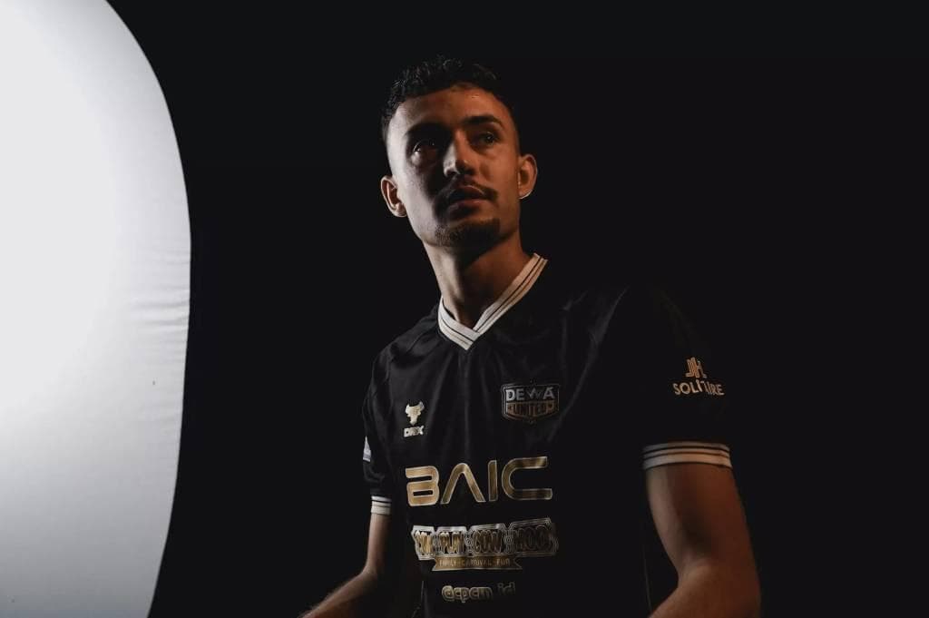 Ivar Jenner Dicoret dari Skuad Dewa United, Jan Olde Riekerink Tegaskan Bukan karena Cedera Ivar Jenner Dicoret dari Skuad Dewa United, Jan Olde Riekerink Tegaskan Bukan karena Cedera