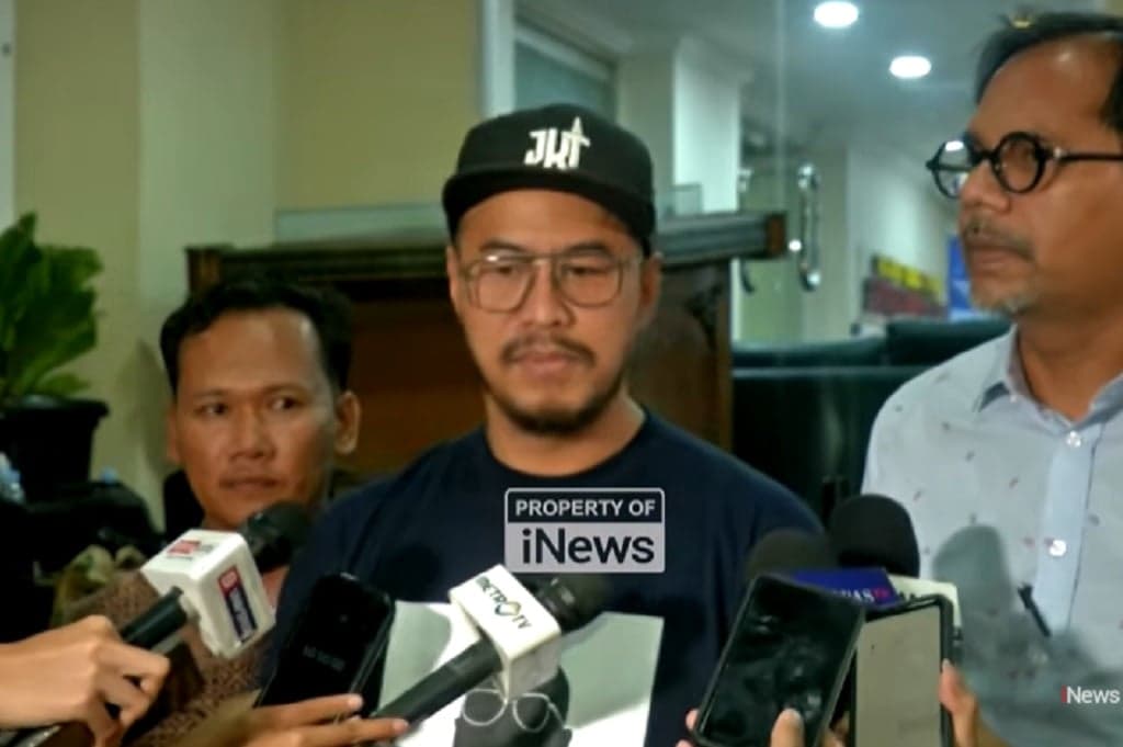 Pandji Pragiwaksono usai Diperiksa Polisi 8 Jam: Saya Tak Merasa Menistakan Agama Pandji Pragiwaksono usai Diperiksa Polisi 8 Jam: Saya Tak Merasa Menistakan Agama