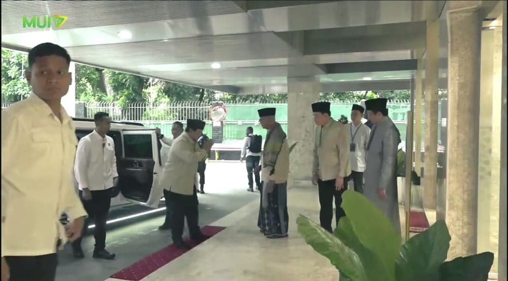 Prabowo Tiba di Masjid Istiqlal Hadiri Pengukuhan Pengurus MUI Prabowo Tiba di Masjid Istiqlal Hadiri Pengukuhan Pengurus MUI