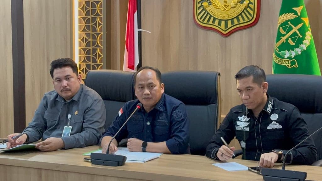 Kejagung Geledah Sejumlah Lokasi terkait Kasus Ekspor Limbah Sawit Kejagung Geledah Sejumlah Lokasi terkait Kasus Ekspor Limbah Sawit