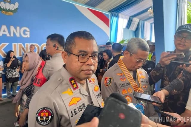 TNI-Polri Jamin Keamanan Warga usai Penembakan KKB di Bandara Koroway Batu TNI-Polri Jamin Keamanan Warga usai Penembakan KKB di Bandara Koroway Batu