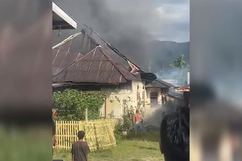 Kebakaran Rumah di Donggala Gorontalo, Janda Tewas Terjebak Api dalam Kamar Kebakaran Rumah di Donggala Gorontalo, Janda Tewas Terjebak Api dalam Kamar