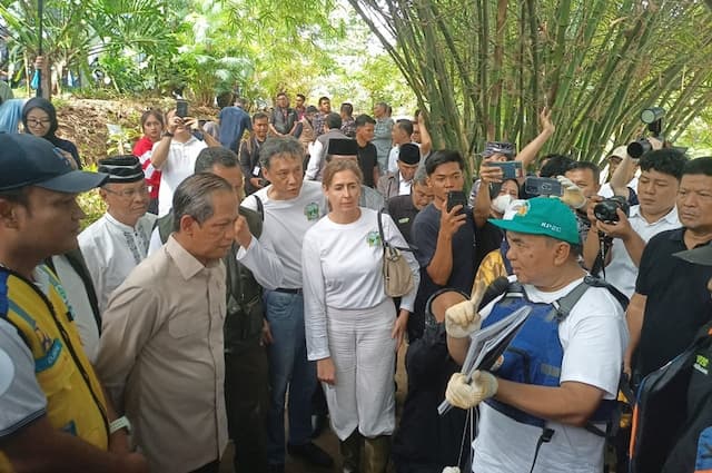 Menteri LH Pantau Bersih-Bersih Kali Cikeas, Dorong Penataan Sungai Cegah Banjir Bekasi Menteri LH Pantau Bersih-Bersih Kali Cikeas, Dorong Penataan Sungai Cegah Banjir Bekasi