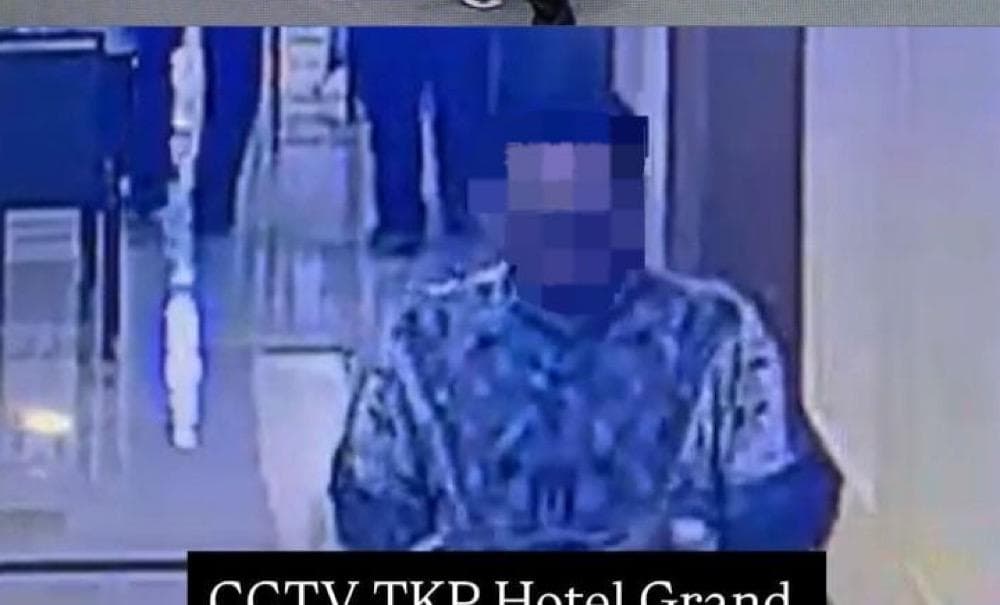 Maling Laptop Pakai Lanyard Beraksi di Sejumlah Hotel Bintang 5 dalam Sehari Maling Laptop Pakai Lanyard Beraksi di Sejumlah Hotel Bintang 5 dalam Sehari