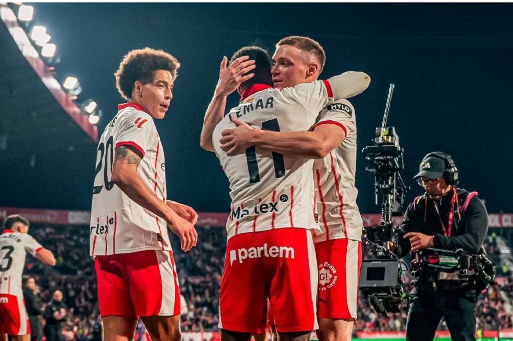 Girona Bungkam Barcelona 2-1, Blaugrana Gagal Kudeta Real Madrid di Puncak Klasemen Girona Bungkam Barcelona 2-1, Blaugrana Gagal Kudeta Real Madrid di Puncak Klasemen