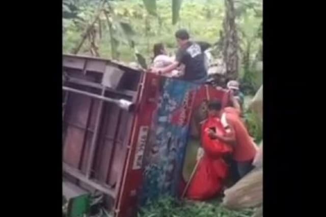 Viral Odong-Odong Terjungkal di Rumpin Bogor, Penumpang Terluka Saling Tindih Viral Odong-Odong Terjungkal di Rumpin Bogor, Penumpang Terluka Saling Tindih