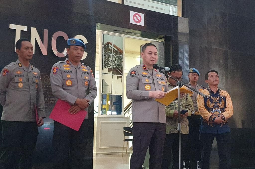 Tok! Eks Kapolres Bima Kota AKBP Didik Putra Kuncoro Dipecat dari Polri Tok! Eks Kapolres Bima Kota AKBP Didik Putra Kuncoro Dipecat dari Polri