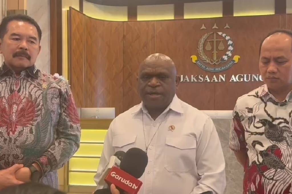 Natalius Pigai: Komnas HAM Boleh Bentuk Unit Penyidikan Pelanggaran HAM Berat Natalius Pigai: Komnas HAM Boleh Bentuk Unit Penyidikan Pelanggaran HAM Berat