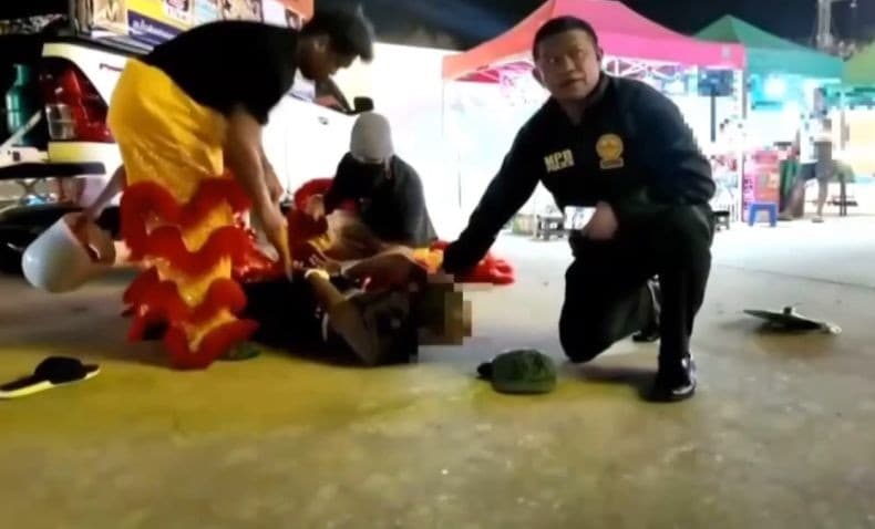Viral, Polisi Nyamar Jadi Barongsai Sergap Pencuri Viral, Polisi Nyamar Jadi Barongsai Sergap Pencuri
