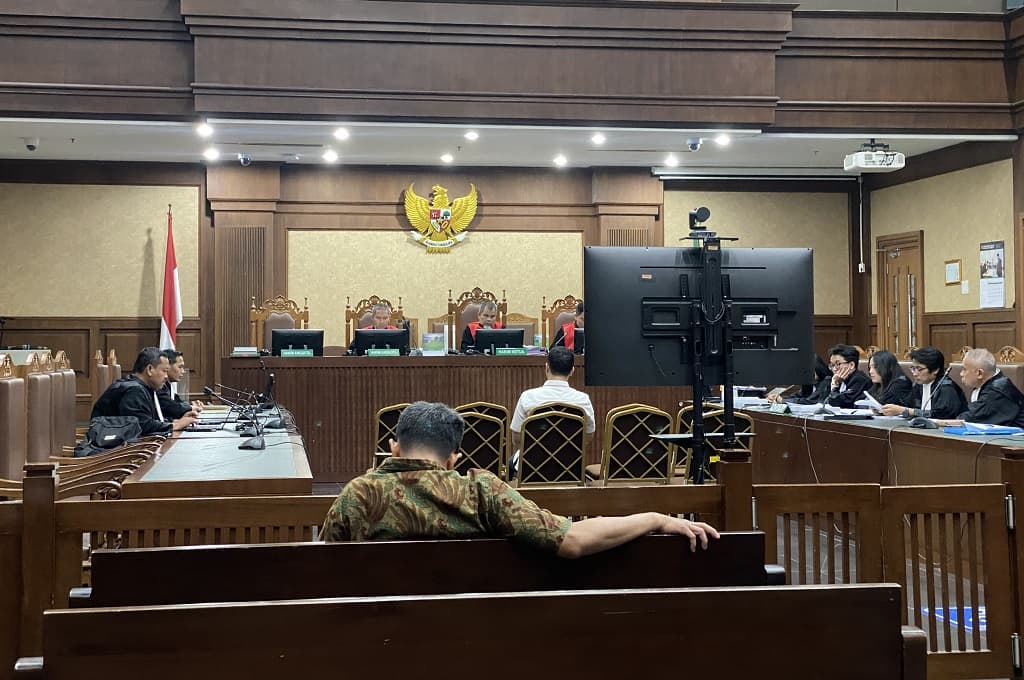 Advokat Junaedi Saibih Menangis di Sidang Kasus CPO: Saya Bukan Kriminal Advokat Junaedi Saibih Menangis di Sidang Kasus CPO: Saya Bukan Kriminal