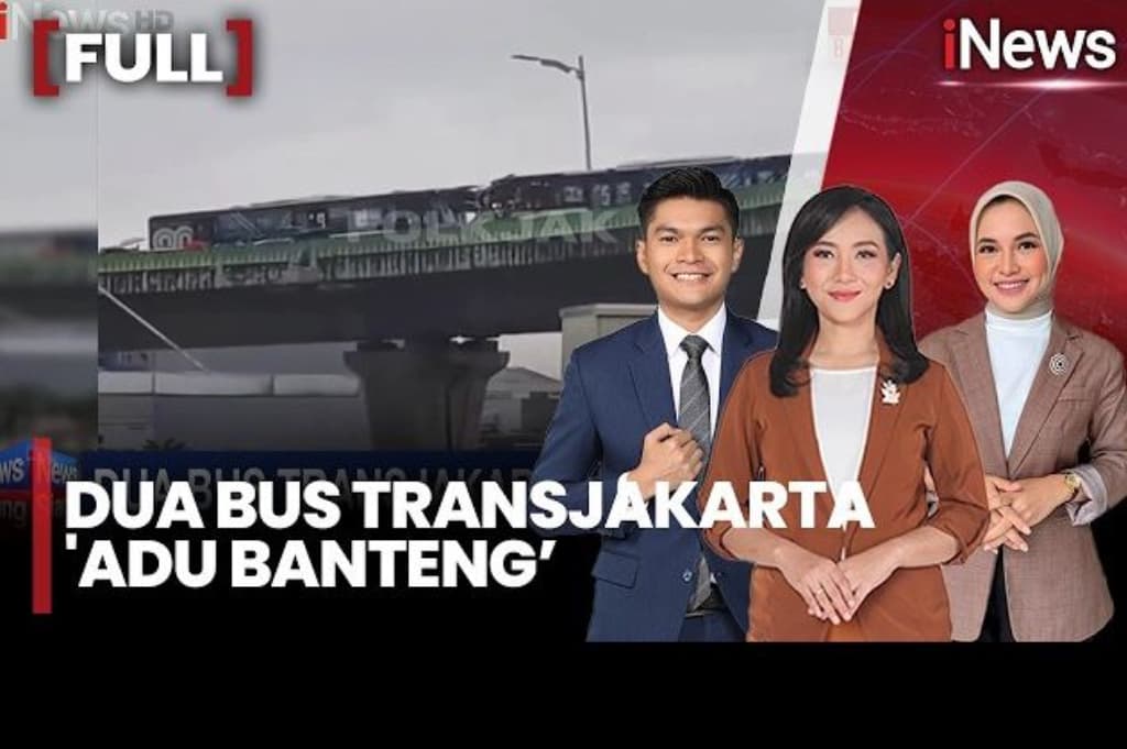 Adu Banteng 2 Bus Transjakarta di Jalur Layang Cipulir, 24 Penumpang Terluka Adu Banteng 2 Bus Transjakarta di Jalur Layang Cipulir, 24 Penumpang Terluka