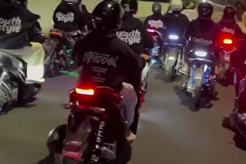 Viral Pemotor Rusak Portal Jalan Layang Non-Tol Casablanca, Polisi Selidiki Viral Pemotor Rusak Portal Jalan Layang Non-Tol Casablanca, Polisi Selidiki