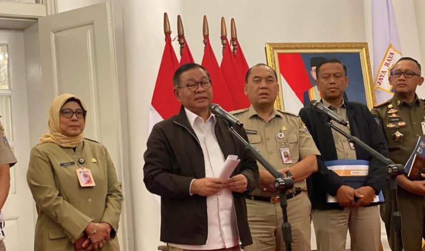 Pemprov DKI Segera Tertibkan PKL Berjualan di Trotoar, Ojol Parkir Sembarangan Juga Ditindak Pemprov DKI Segera Tertibkan PKL Berjualan di Trotoar, Ojol Parkir Sembarangan Juga Ditindak