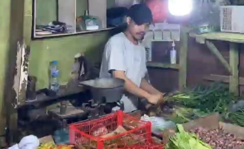 Harga Bahan Pokok Melonjak saat Ramadan, Omzet Pedagang Anjlok Harga Bahan Pokok Melonjak saat Ramadan, Omzet Pedagang Anjlok