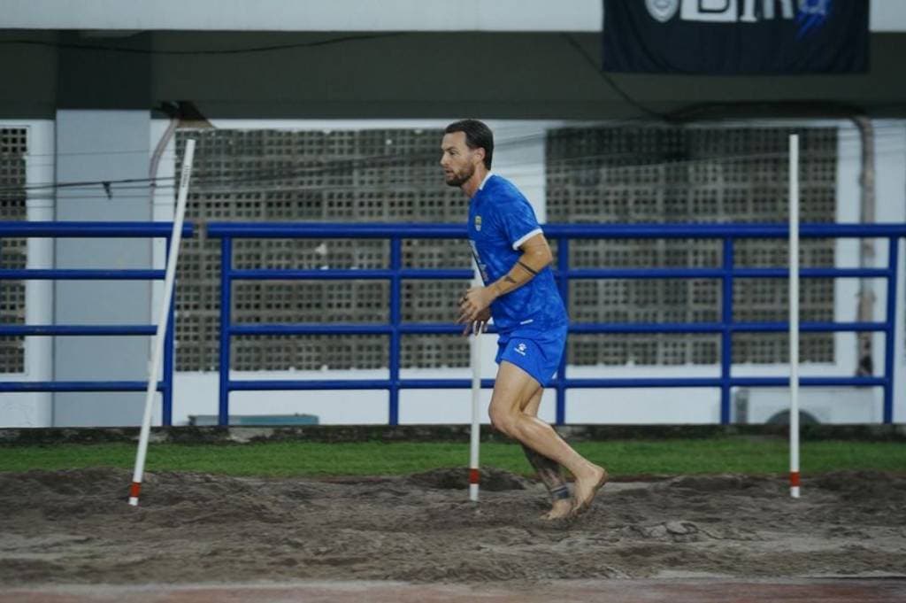 Marc Klok Beri Kabar Bagus untuk Persib Jelang Lawan Madura United Marc Klok Beri Kabar Bagus untuk Persib Jelang Lawan Madura United
