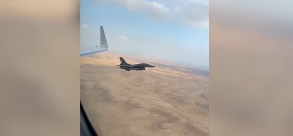 Momen Pesawat Prabowo Dikawal Jet Tempur saat Masuki Langit Yordania Momen Pesawat Prabowo Dikawal Jet Tempur saat Masuki Langit Yordania