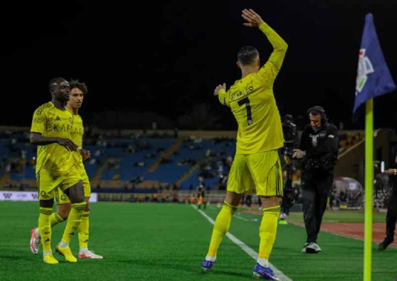 Cristiano Ronaldo Tinggalkan Selebrasi Siu, Perkenalkan Gaya Baru usai Cetak Gol untuk Al Nassr Cristiano Ronaldo Tinggalkan Selebrasi Siu, Perkenalkan Gaya Baru usai Cetak Gol untuk Al Nassr