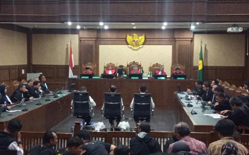 2 Eks Bos Pertamina Patra Niaga Divonis 9 dan 10 Tahun Penjara 2 Eks Bos Pertamina Patra Niaga Divonis 9 dan 10 Tahun Penjara