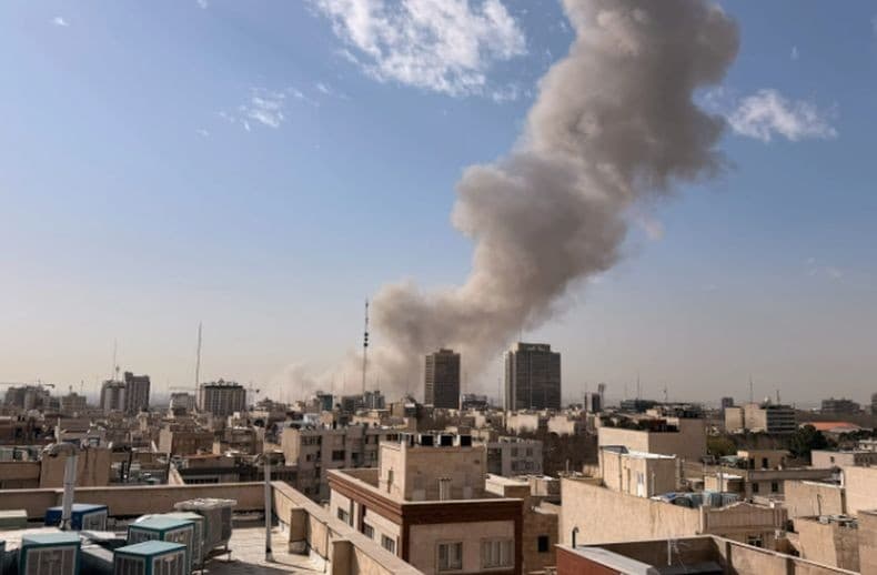 Serangan ke Iran Operasi Gabungan Israel-AS Serangan ke Iran Operasi Gabungan Israel-AS