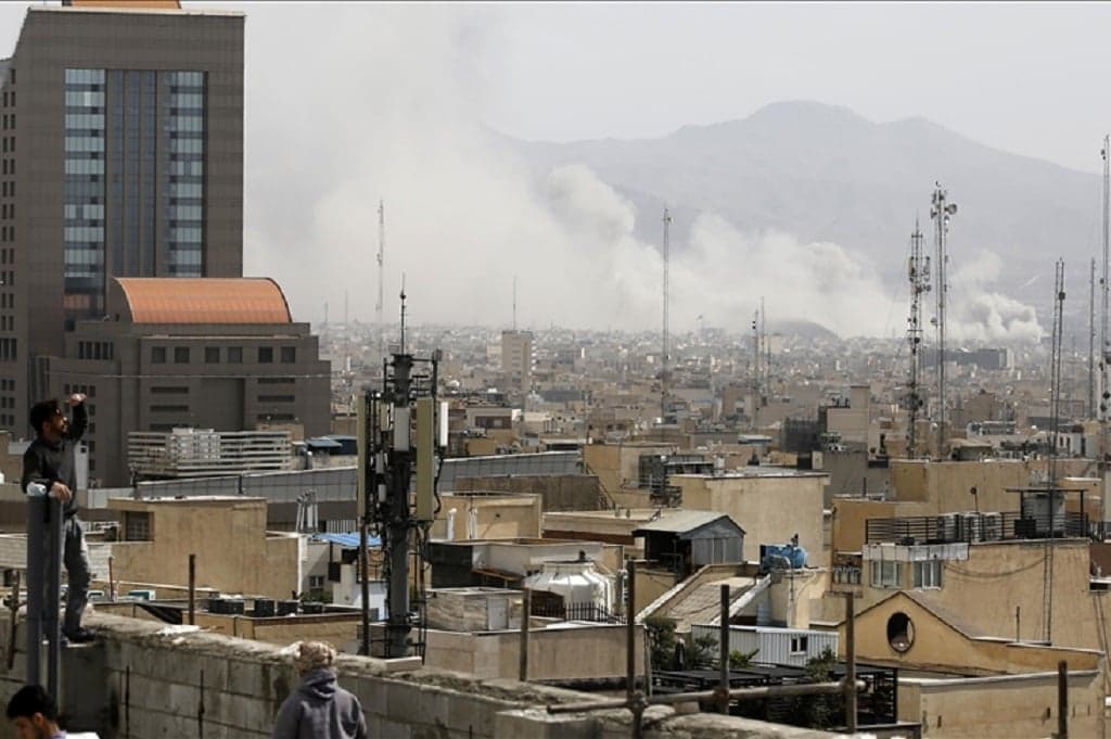 Kemlu Ungkap Ada 329 WNI di Iran, Mayoritas Pelajar di Qom Kemlu Ungkap Ada 329 WNI di Iran, Mayoritas Pelajar di Qom