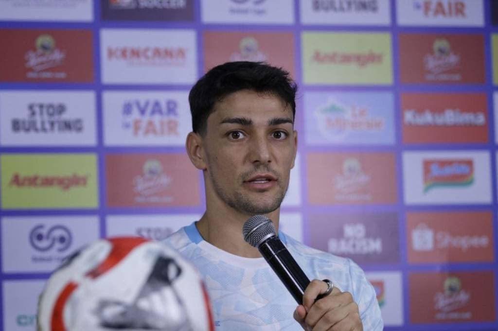 Federico Barba Tabuh Genderang Perang Jelang Persebaya vs Persib Federico Barba Tabuh Genderang Perang Jelang Persebaya vs Persib