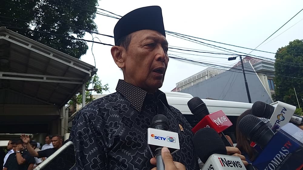Wiranto Ungkap Try Sutrisno Masih Aktif Beri Laporan ke Prabowo sebelum Meninggal Wiranto Ungkap Try Sutrisno Masih Aktif Beri Laporan ke Prabowo sebelum Meninggal