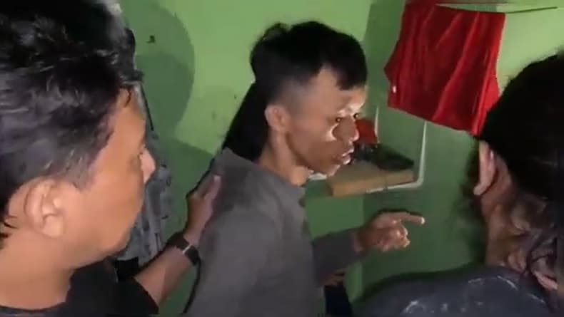 Penculik Siswi SMP di Bantaeng Ditangkap, Korban Disekap 2 Pekan di Kamar Kos Makassar Penculik Siswi SMP di Bantaeng Ditangkap, Korban Disekap 2 Pekan di Kamar Kos Makassar