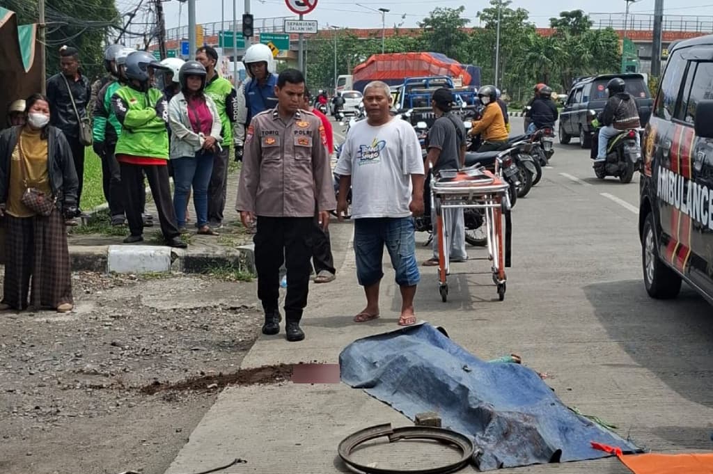 Ban Truk Meletus saat Isi Angin, Tukang Tambal di Sidoarjo Tewas Mengenaskan Ban Truk Meletus saat Isi Angin, Tukang Tambal di Sidoarjo Tewas Mengenaskan