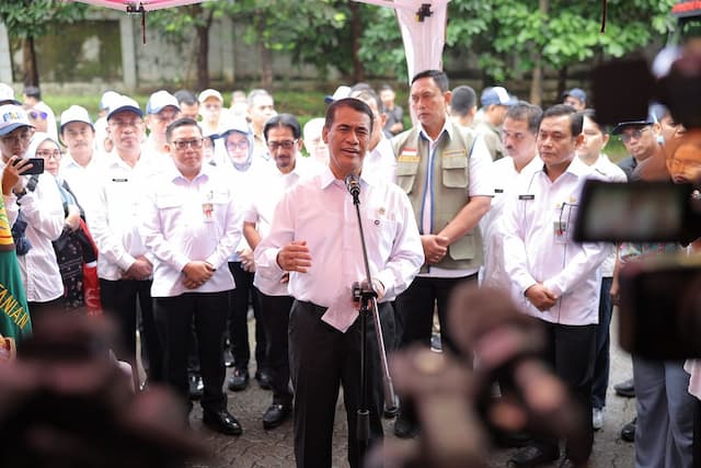 Mentan Ancam Tindak Produsen yang Naikkan Harga Minyak Goreng: yang Main-Main, Aku Cek! Mentan Ancam Tindak Produsen yang Naikkan Harga Minyak Goreng: yang Main-Main, Aku Cek!